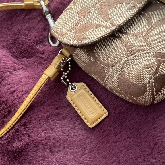 Coach Signature Fabric Classic Wristlet - Picture 2 of 4